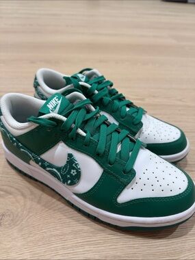 Nike Green and White Low-Top Sneakers with Paisley Swoosh